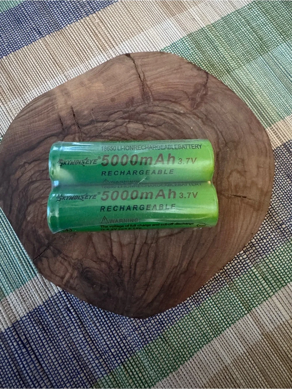 5000mAh 18650 Rechargeable Batteries with 4-Slot Black Charger